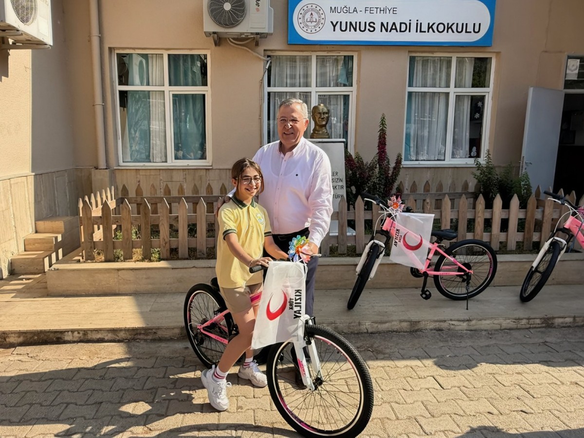FTSO’DAN FETHİYE’DE KAN BAĞIŞINI TEŞVİK EDEN 3 ÖĞRENCİYE BİS