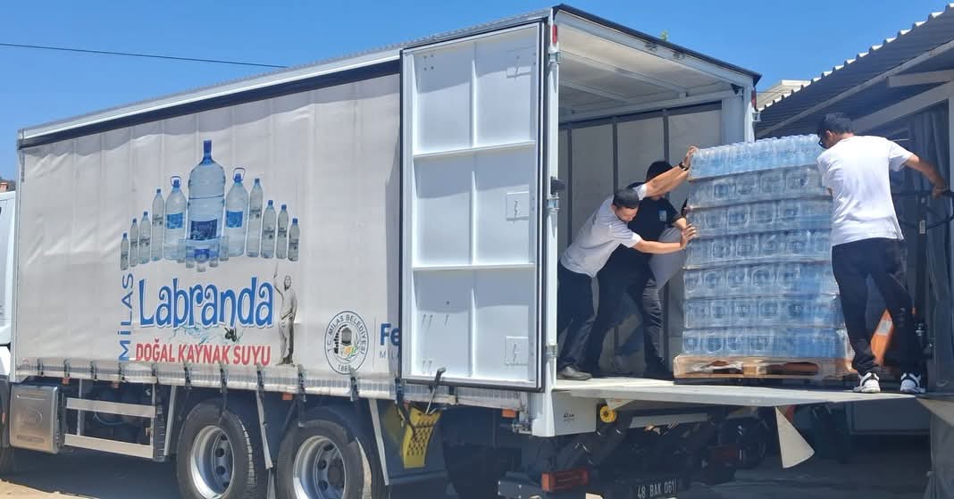 Milas Belediyesi'nden Fethiye ve Seydikemer'e Yangın Desteği