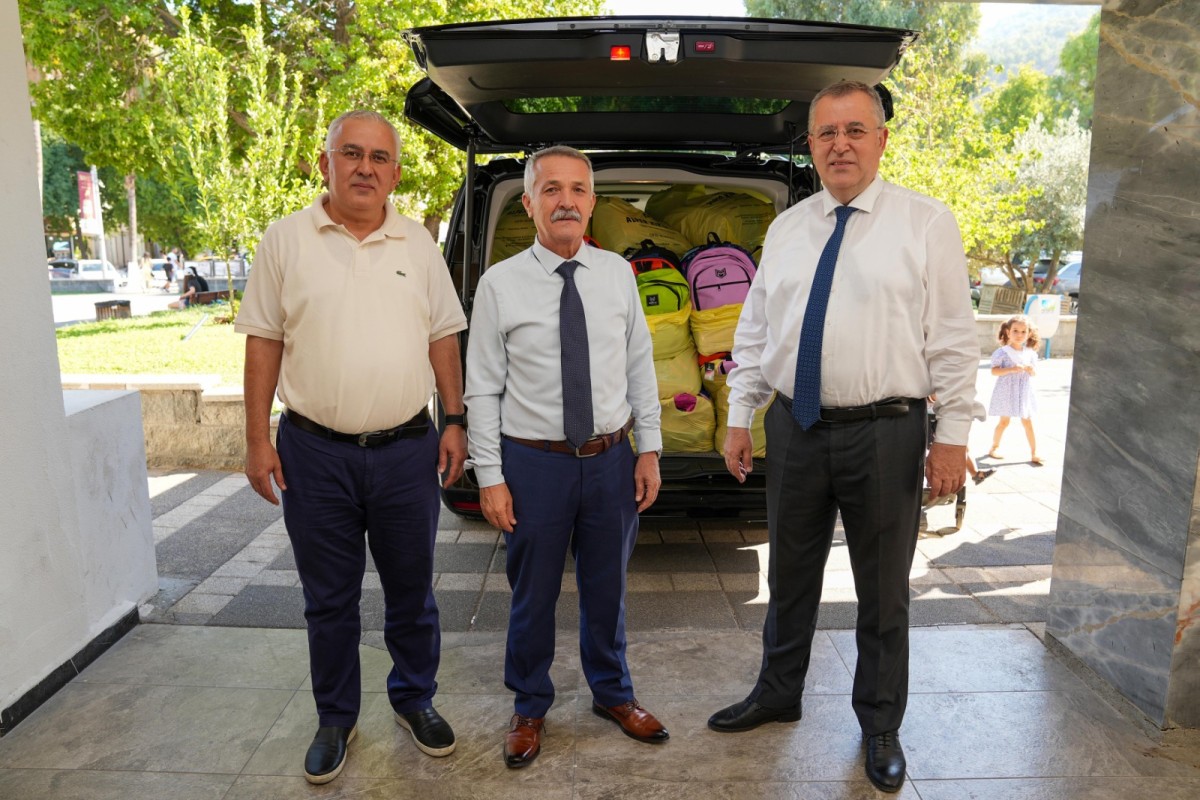 FTSO'dan 500 Öğrenciye Kırtasiye Desteği
