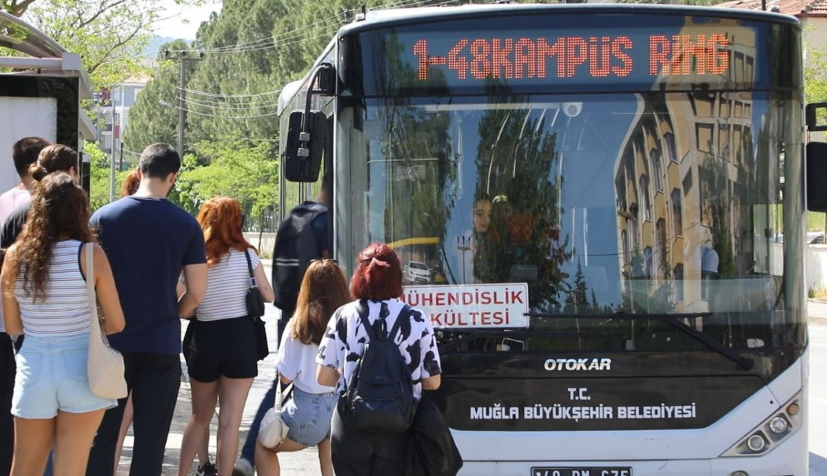 Üniversite Öğrencilerine Yıllık 22 Bin TL Destek