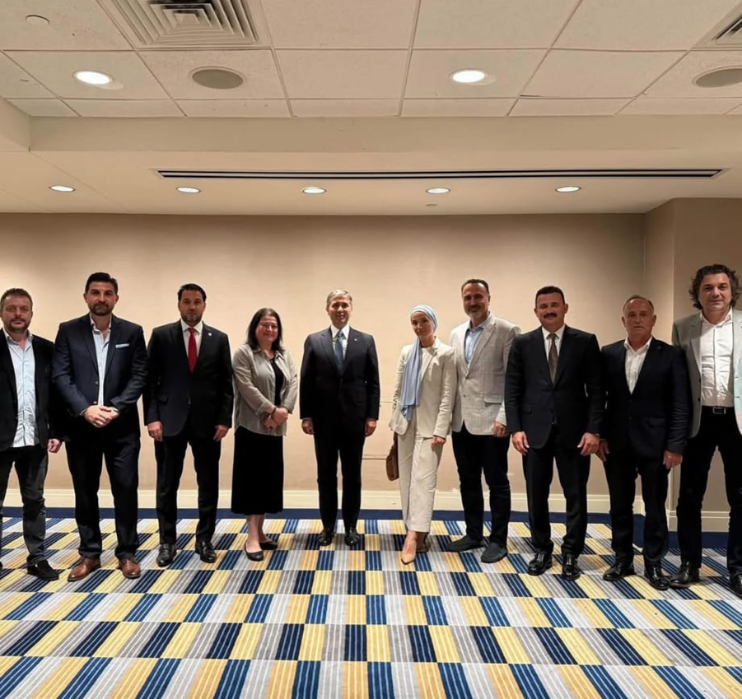 AK Parti Heyeti Miami’de Soydaşlarla Buluştu